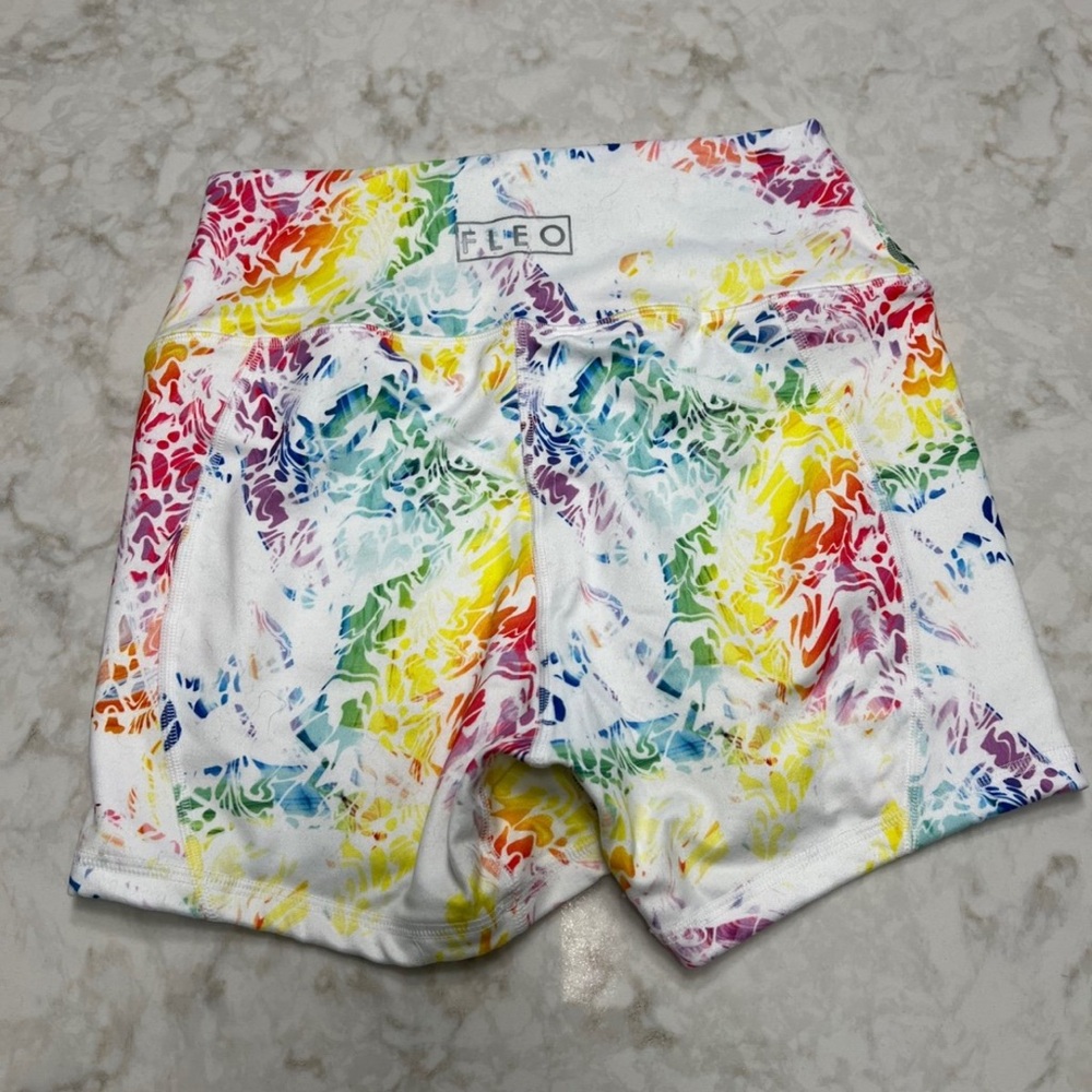 Fleo TRUE HIGH CONTOUR style medium shorts (double lined), EUC